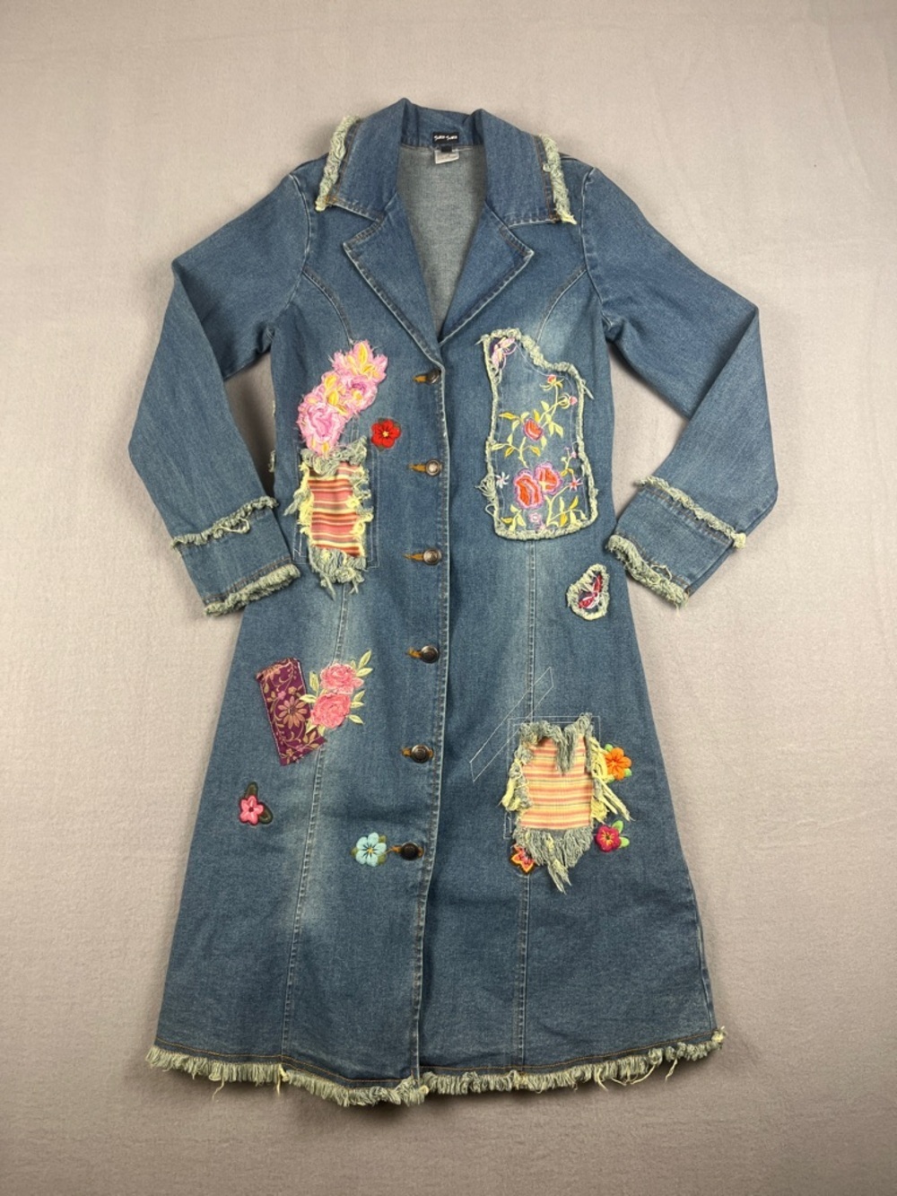 Girls Vintage Y2K Denim Embroidered Trench 
Size: 12